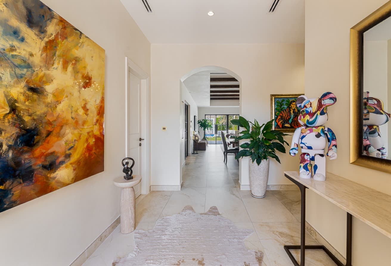 Fully Renovated 5BR+maids | Large Plot | Exclusive galerie 2