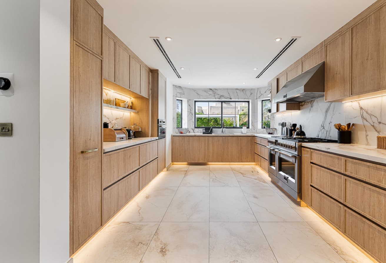Fully Renovated 5BR+maids | Large Plot | Exclusive galerie 3