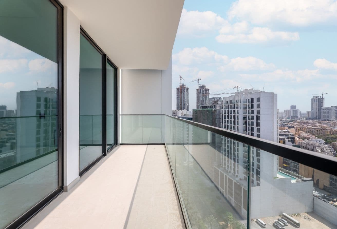 Spacious 1BR | Luxurious Amenities | Vacant