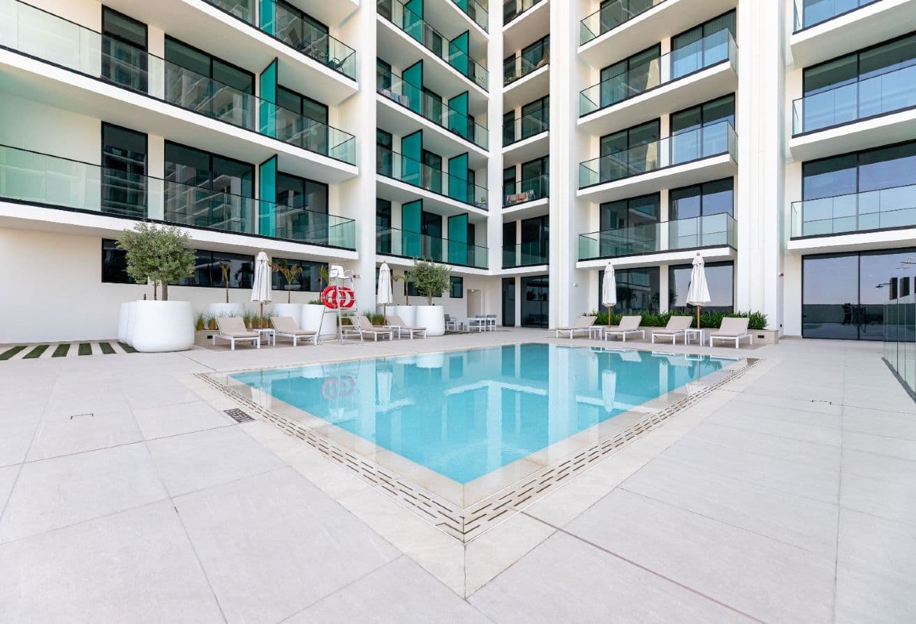 Spacious 1BR | Luxurious Amenities | Vacant gallery 3