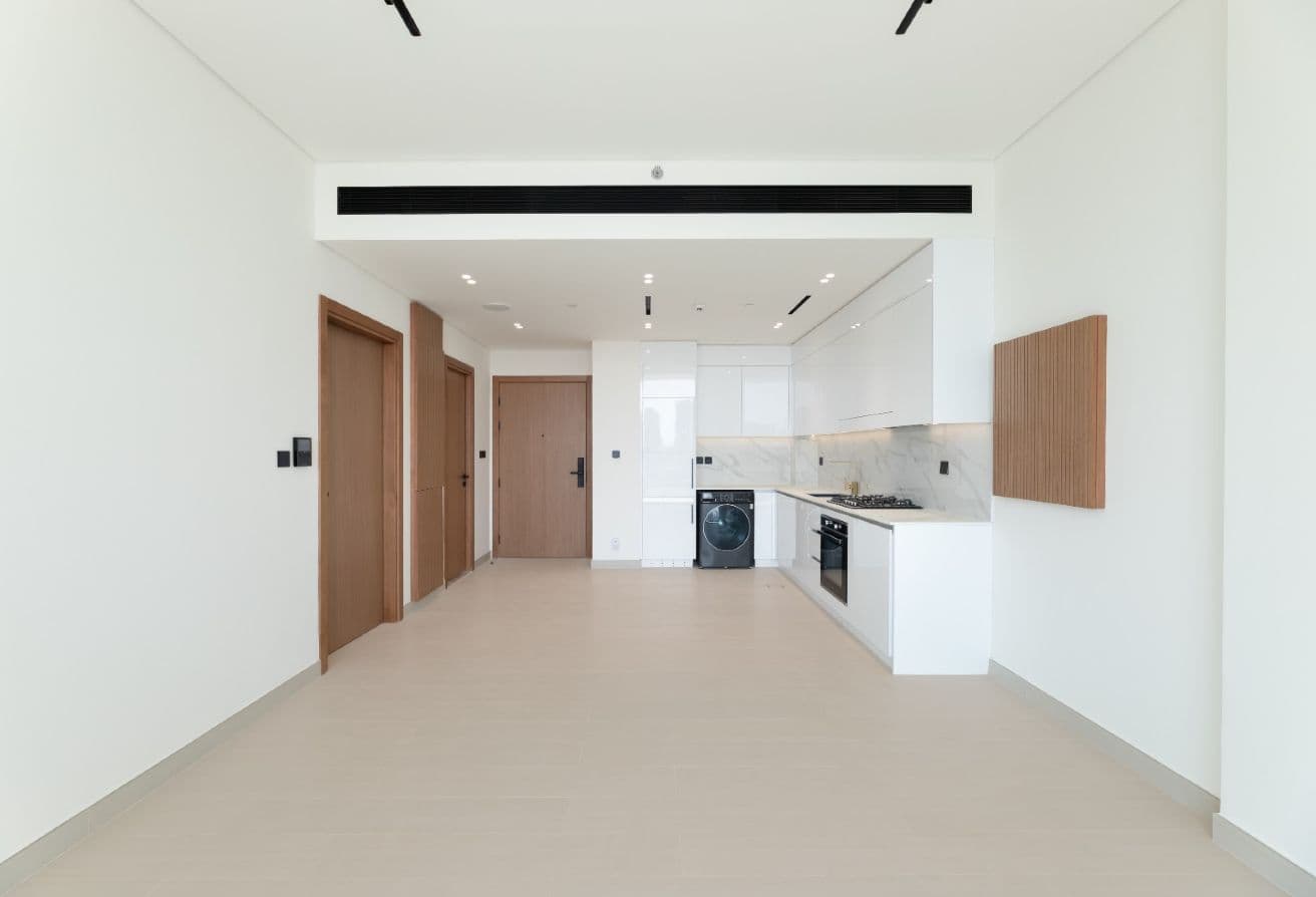 Spacious 1BR | Luxurious Amenities | Vacant gallery 1