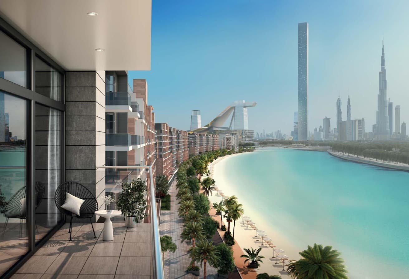 Beachfront Living| Elegantly Scaled | Sea View