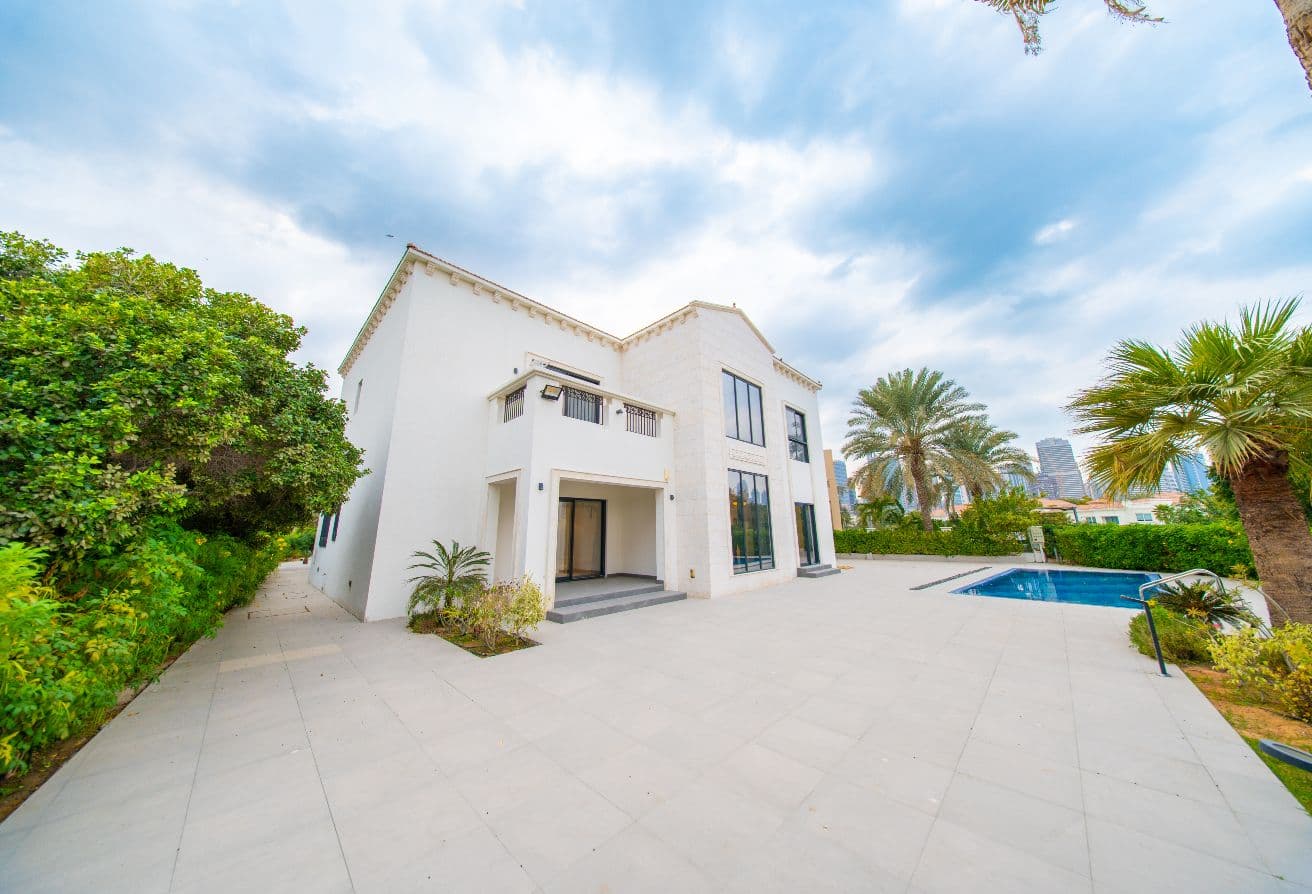 Skyline Views | Extended 4BR Villa | Exclusive galerie 1