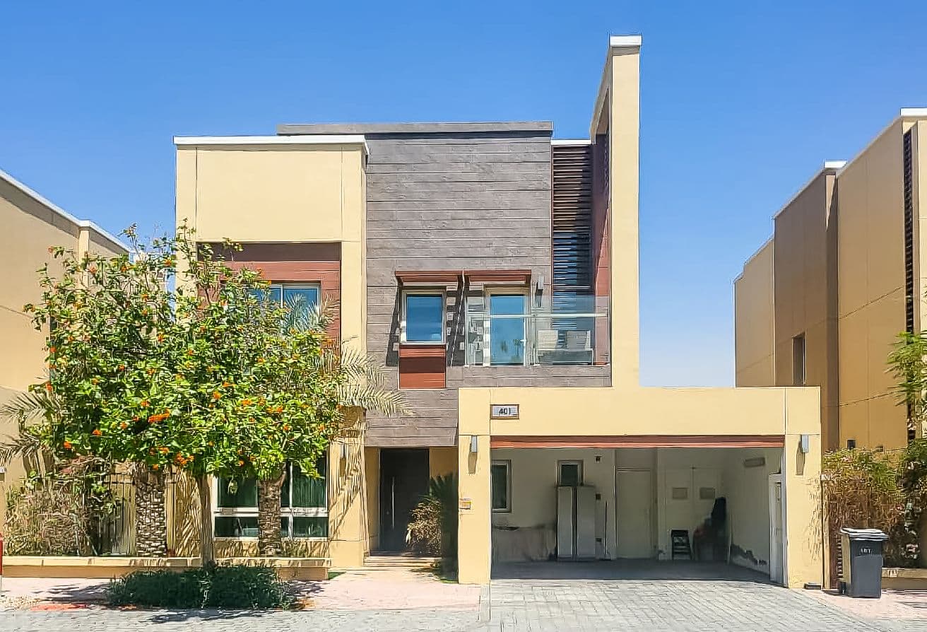 Single Row | Detached Villa | Pool | Vacant
